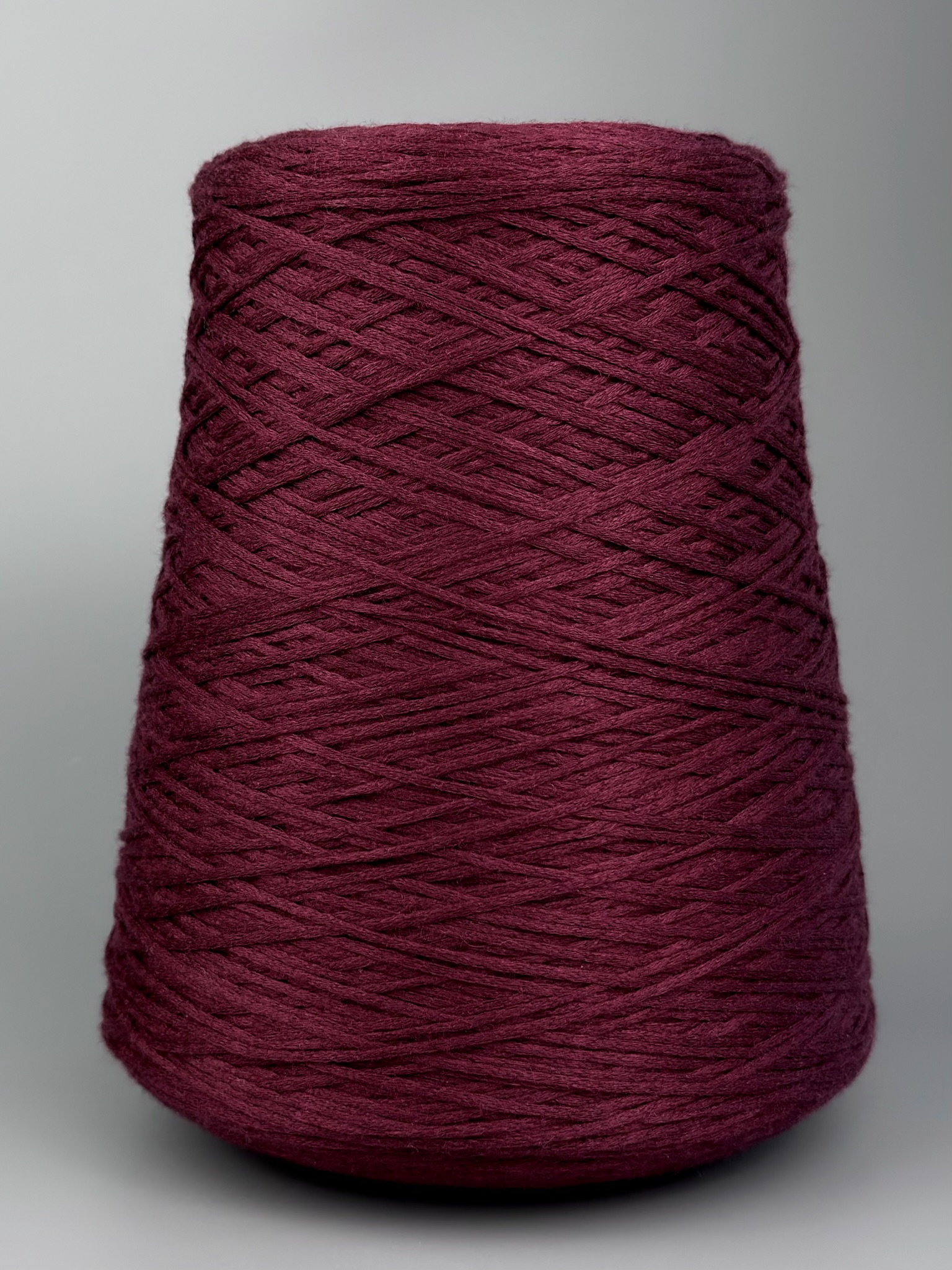 Art. Rubino Royal – Kettchengarn Merinowolle, Seide col. Burgundy 330 m / 100 g | Zimpfer Wolle Selezione foto 2